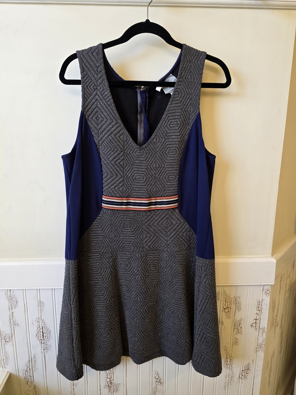 Anthropologie Maeve Ludlow Quilted Gray Textured Mini Dress with Navy Panels